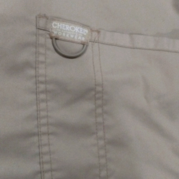 Womens Cherokee workwear scrub top. - Picture 3 of 9